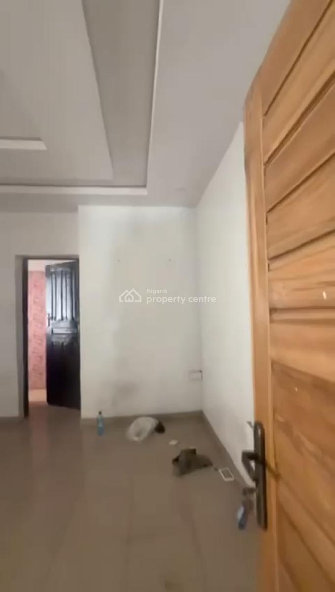 a Well Maintained Mini Flat, Alagomeji, Yaba, Lagos, Flat / Apartment for Rent