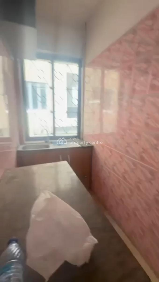 a Well Maintained Mini Flat, Alagomeji, Yaba, Lagos, Flat / Apartment for Rent
