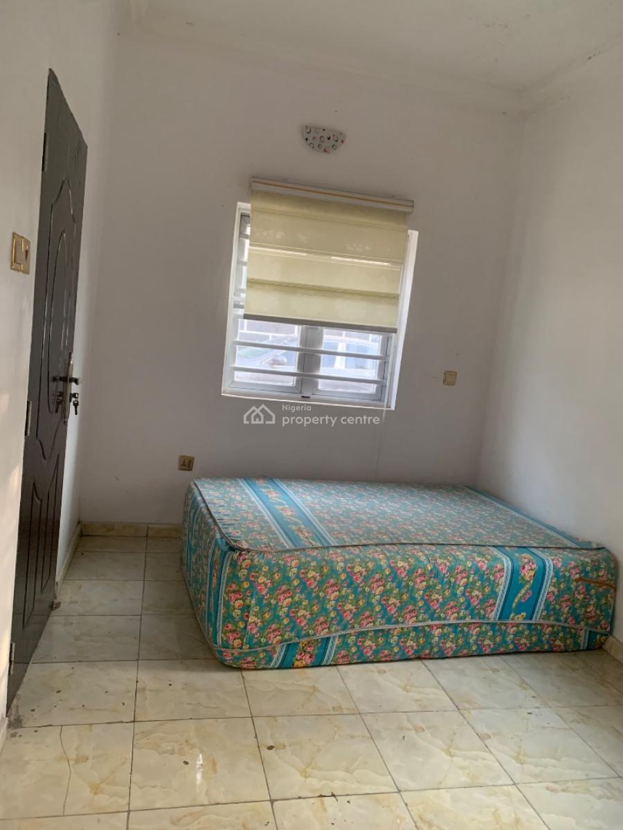 a Well Maintained Two Bedroom Apartment, Van Daniel Estate Orchid Road Lekki Lagos, Lekki Phase 2, Lekki, Lagos, Flat / Apartment for Rent