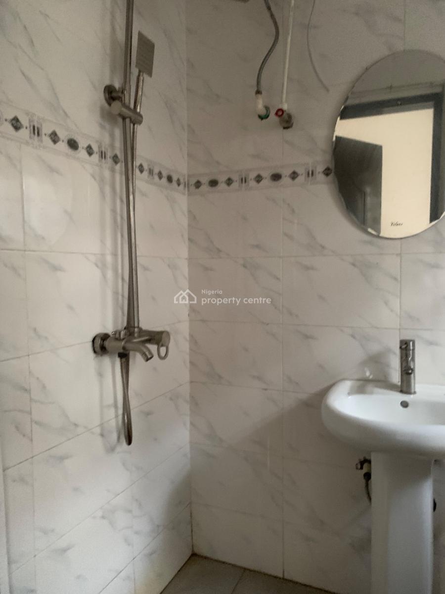 a Well Maintained Two Bedroom Apartment, Van Daniel Estate Orchid Road Lekki Lagos, Lekki Phase 2, Lekki, Lagos, Flat / Apartment for Rent