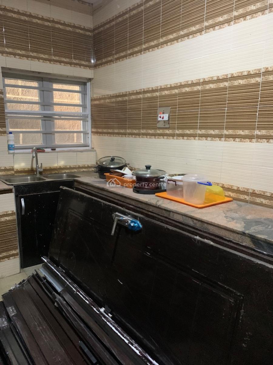 a Well Maintained Two Bedroom Apartment, Van Daniel Estate Orchid Road Lekki Lagos, Lekki Phase 2, Lekki, Lagos, Flat / Apartment for Rent