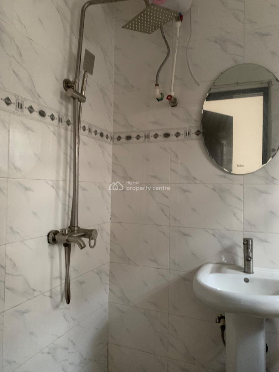 a Well Maintained Two Bedroom Apartment, Van Daniel Estate Orchid Road Lekki Lagos, Lekki Phase 2, Lekki, Lagos, Flat / Apartment for Rent