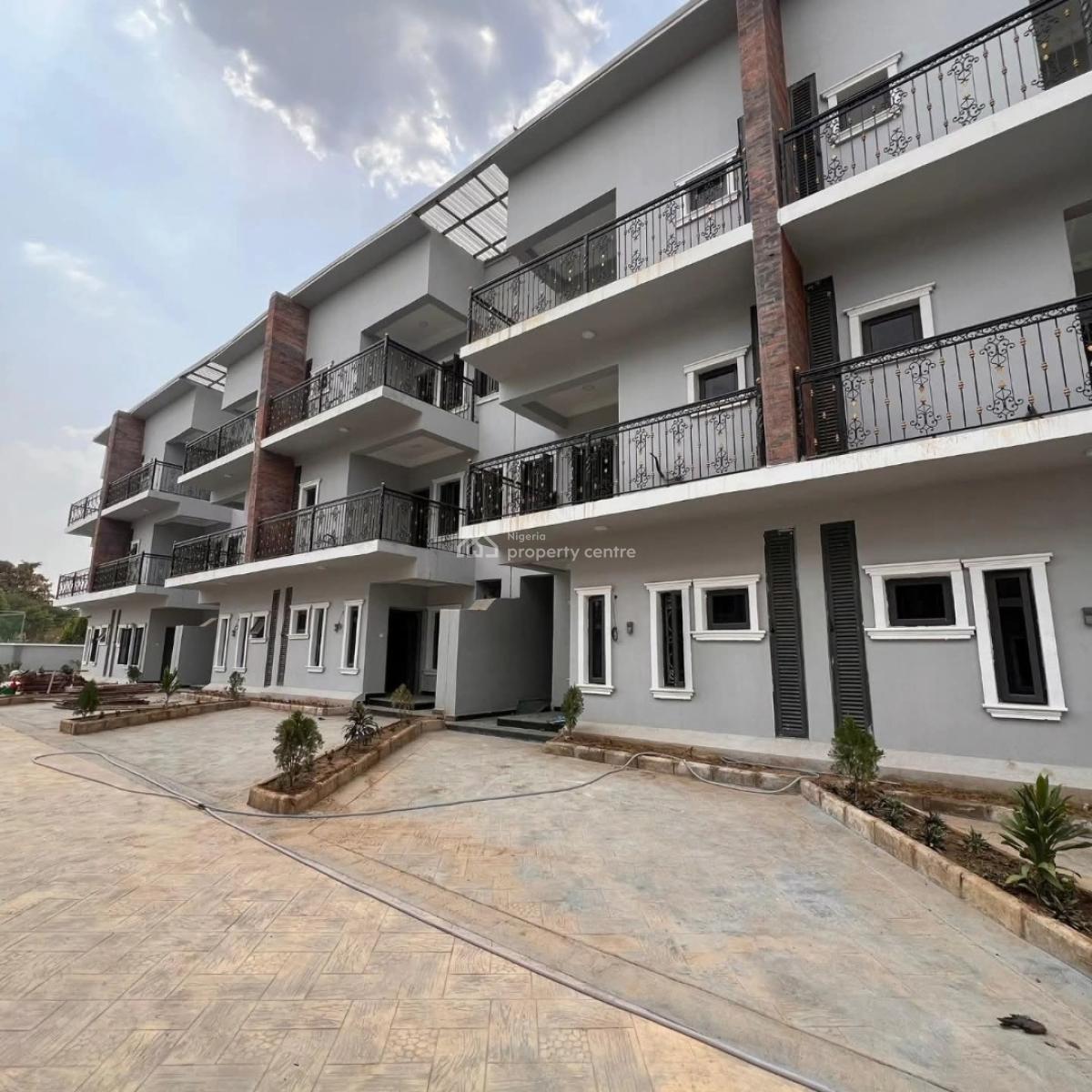 4bedroom Terraced Duplex with a Room Bq   in Wuse Abuja, Wuse, Abuja, House for Sale