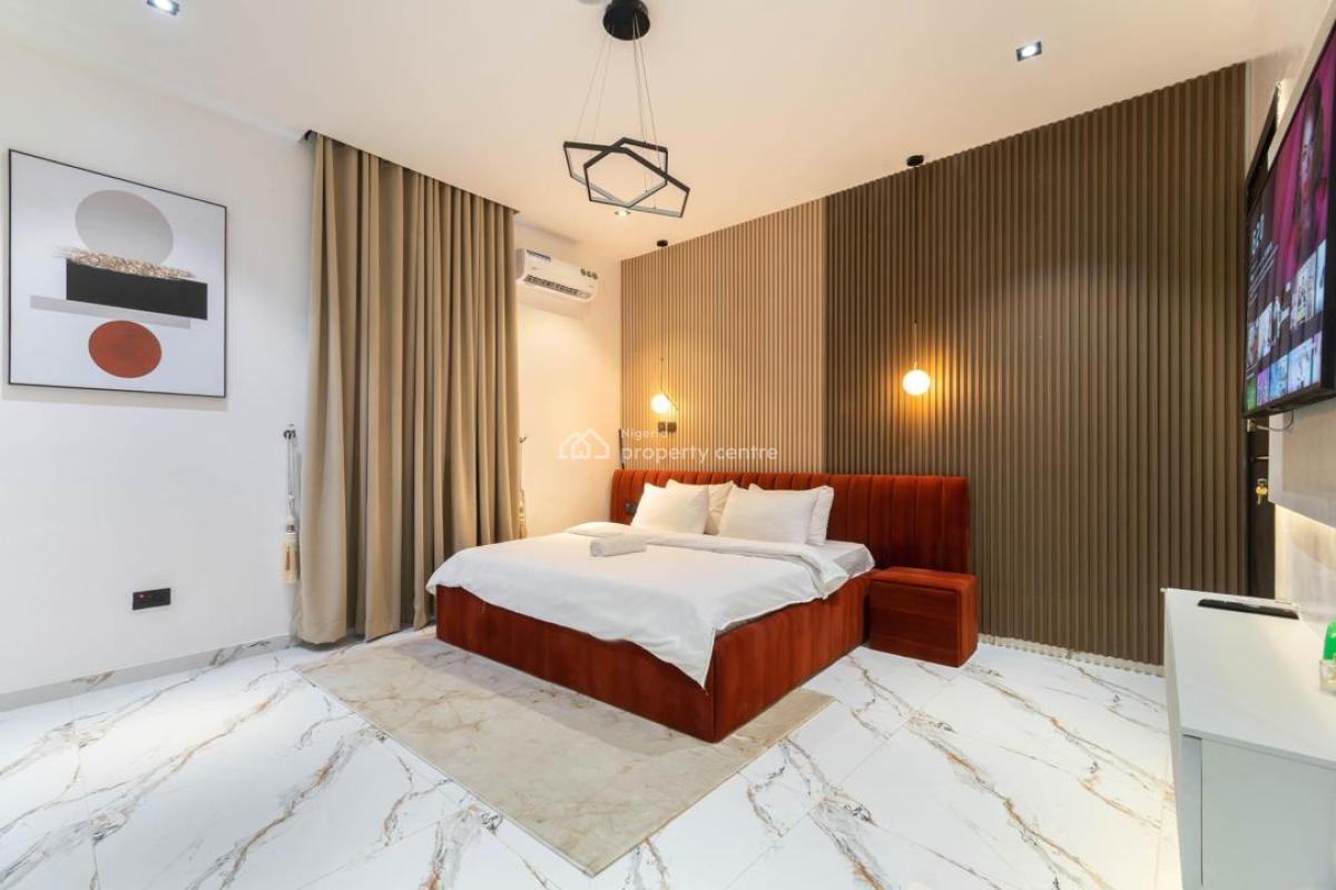 Luxury New 2 Bedroom Apartment with Housekeeping and En-suite Rooms, Snooker Board,wifi and Netflix, Ikate, Lekki, Lagos, Flat / Apartment Short Let