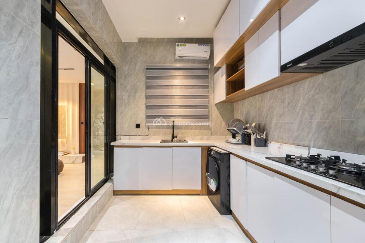 Luxury New 2 Bedroom Apartment with Housekeeping and En-suite Rooms, Snooker Board,wifi and Netflix, Ikate, Lekki, Lagos, Flat / Apartment Short Let