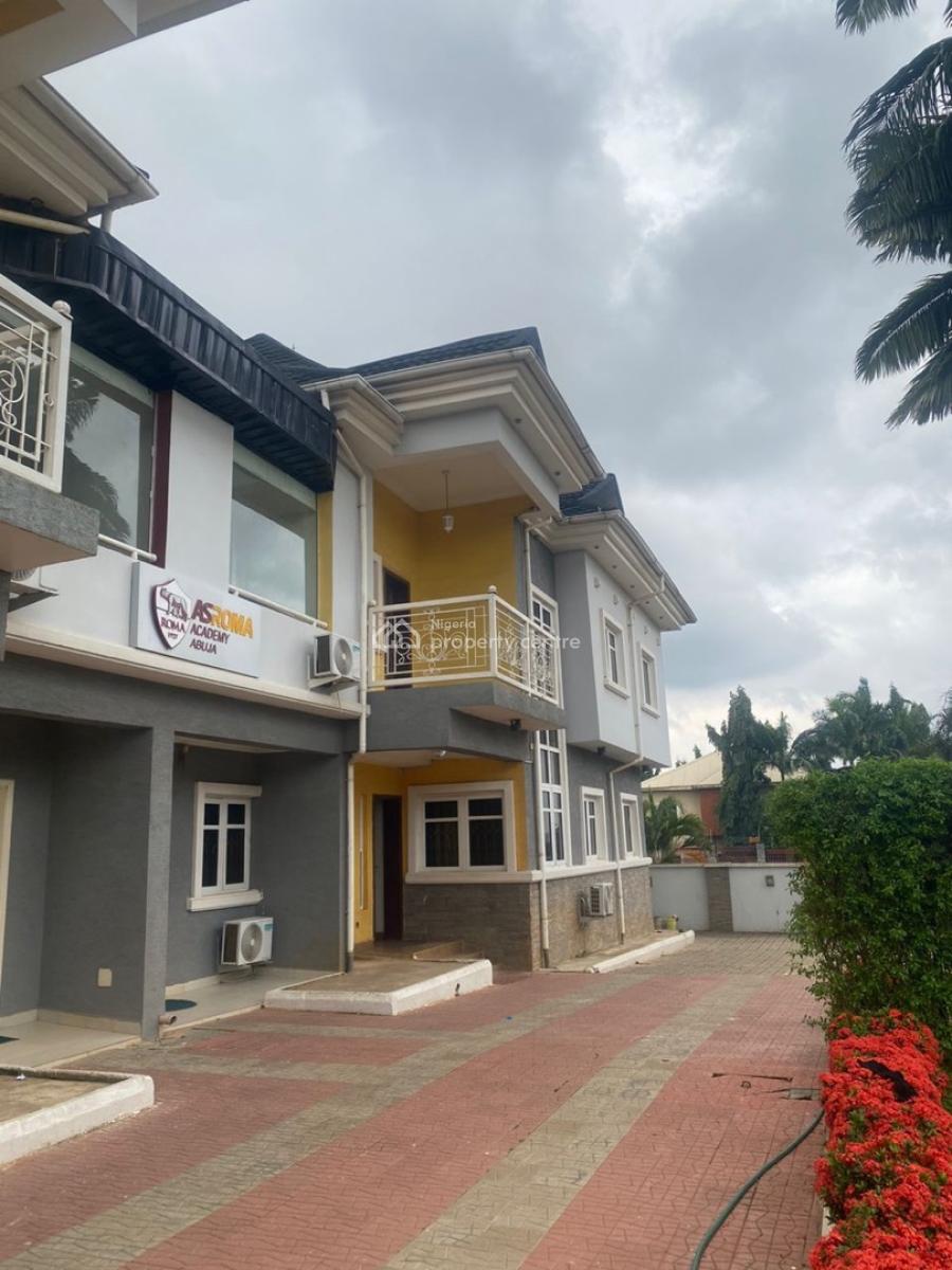 Semi-detached  Duplex Comprising of Entry Foyer (ante),etc, Plot 49 a & b ,kado/jabi  District, Kado, Abuja, Semi-detached Duplex for Sale