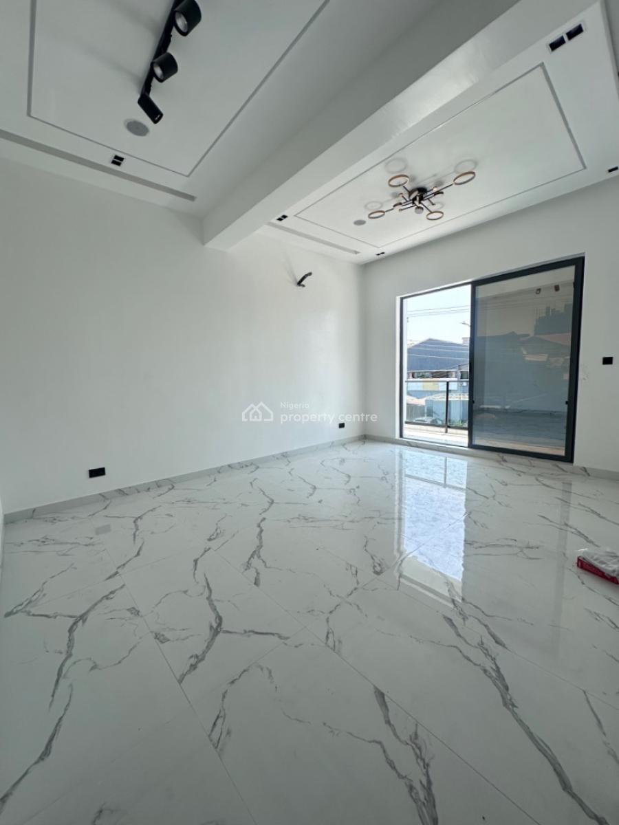 2 Bedroom Apartment, Lekki Phase 1, Lekki, Lagos, Flat / Apartment for Sale