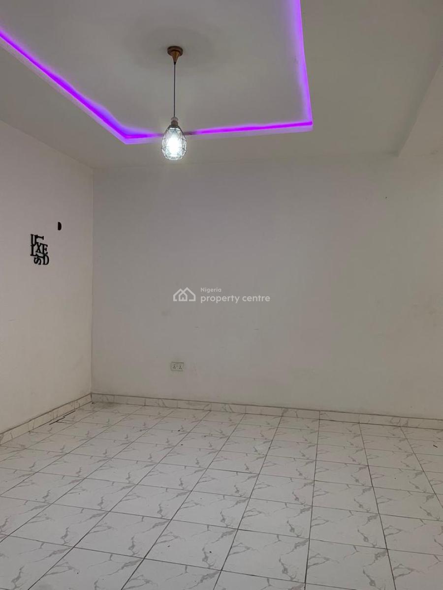 Specious 2 Bedrooms Flat, Chevron, Lekki, Lagos, Flat / Apartment for Rent