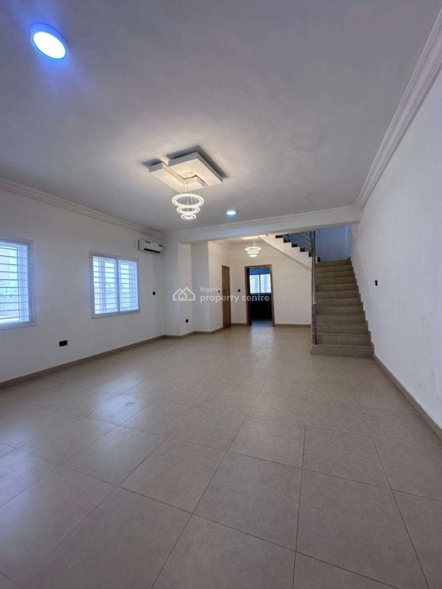 Spacious 2 Bedroom Upper Maisonette, Abraham Adesanya, Lekki Phase 2, Lekki, Lagos, Flat / Apartment for Rent