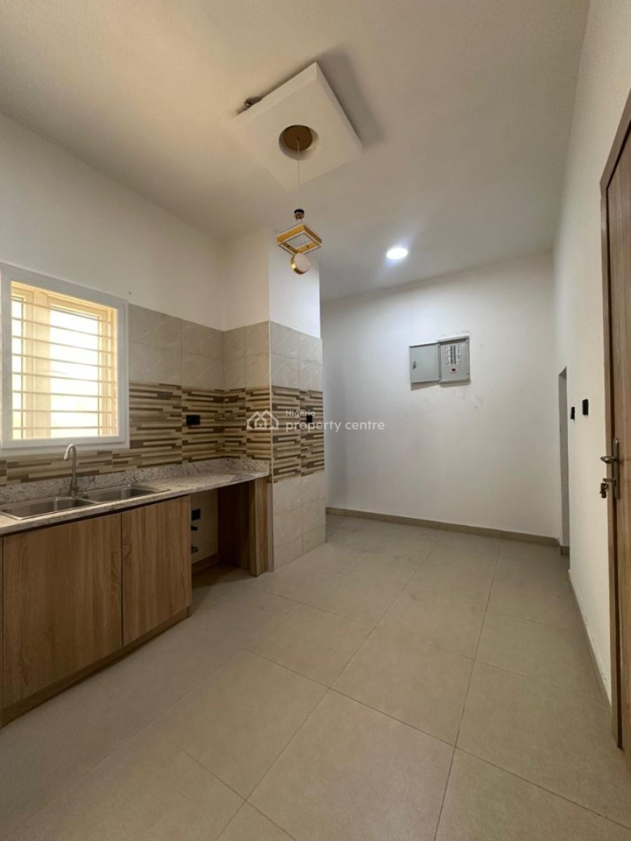 Spacious 2 Bedroom Upper Maisonette, Abraham Adesanya, Lekki Phase 2, Lekki, Lagos, Flat / Apartment for Rent