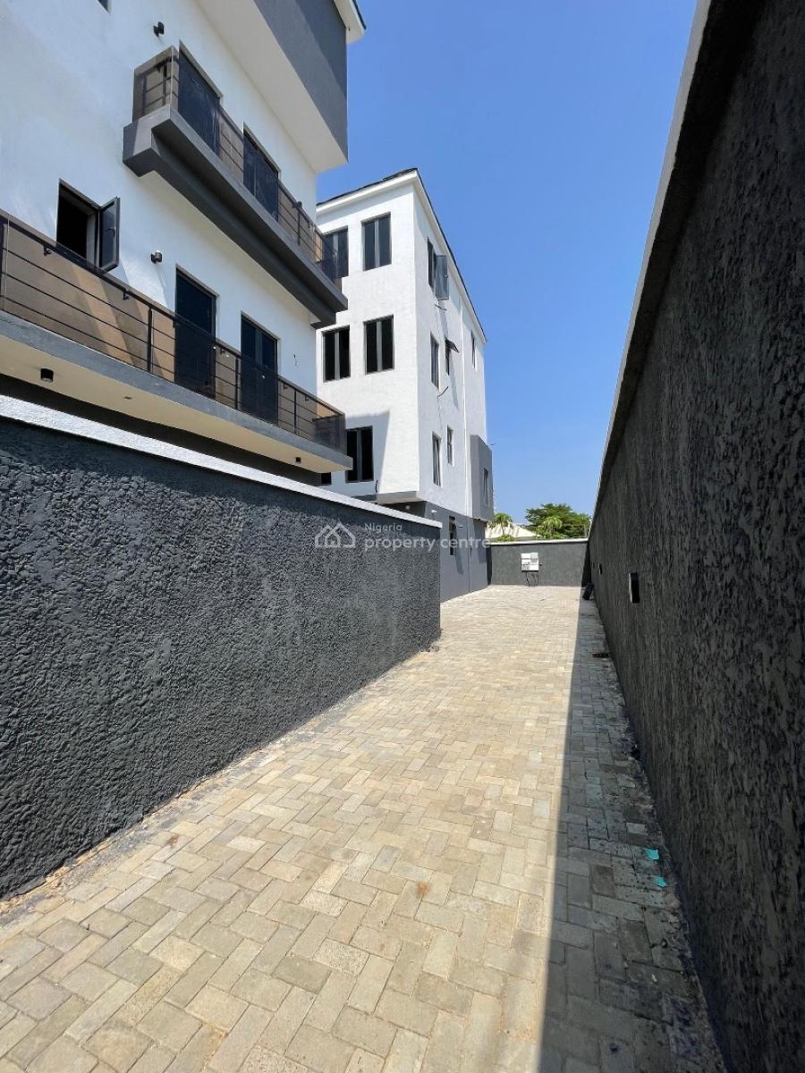 Classic 6 Bedroom Fully Detached Duplex +elevator & Bq in Secured Estate, Lekki Phase 1, Lekki, Lagos, Detached Duplex for Sale