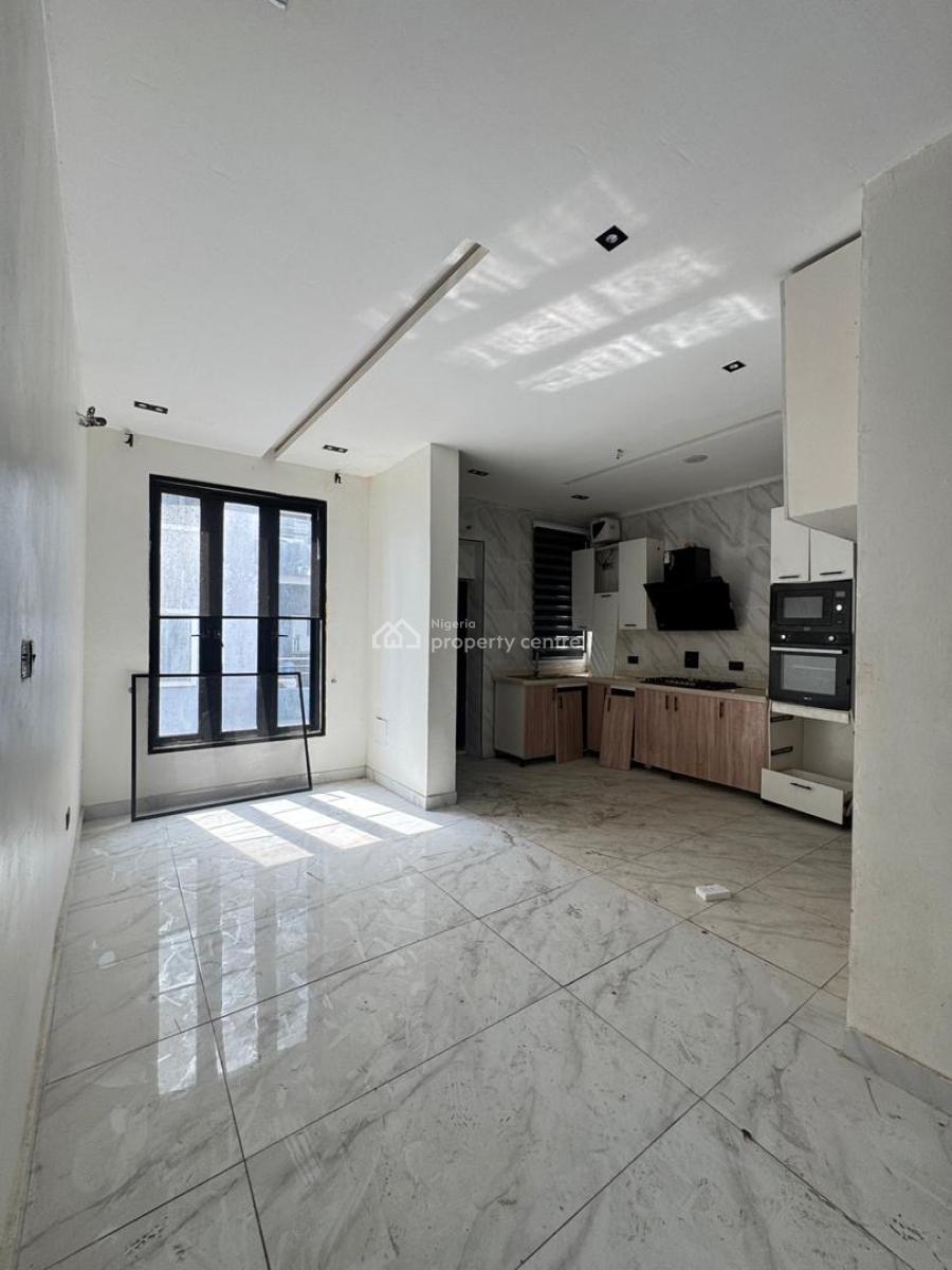 Exotic and Stunning Upstairs, Ologolo, Lekki, Lagos, Flat / Apartment for Sale