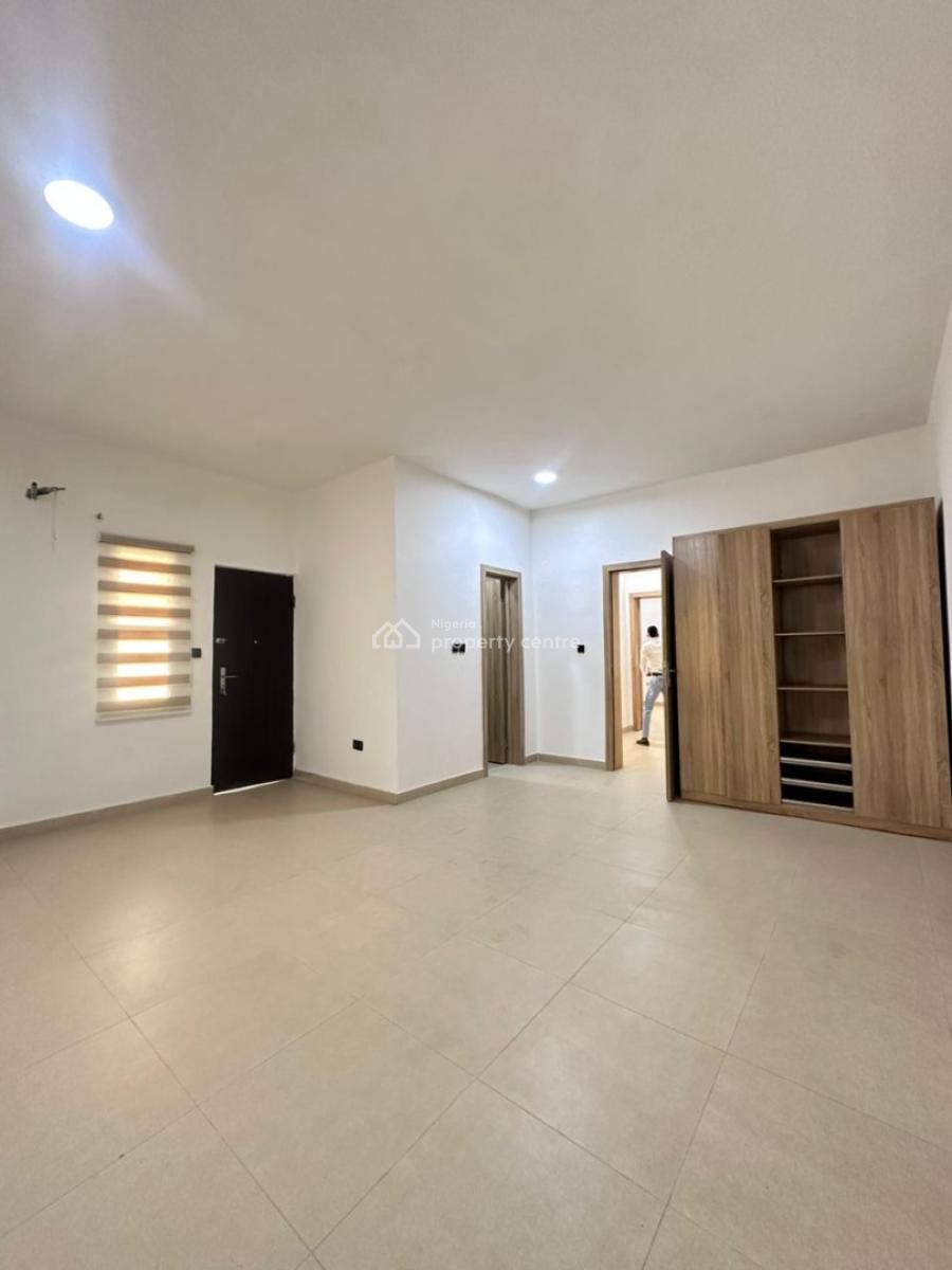 Spacious 2 Bedroom Lower Maisonette, Abraham Adesanya, Lekki Phase 2, Lekki, Lagos, Flat / Apartment for Sale