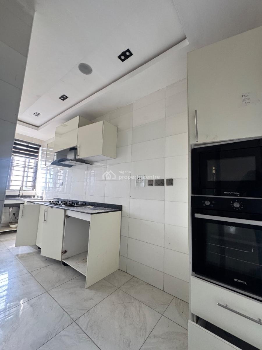 Affordable 2bedroom Apartment Available, Ologolo, Lekki, Lagos, Flat / Apartment for Rent