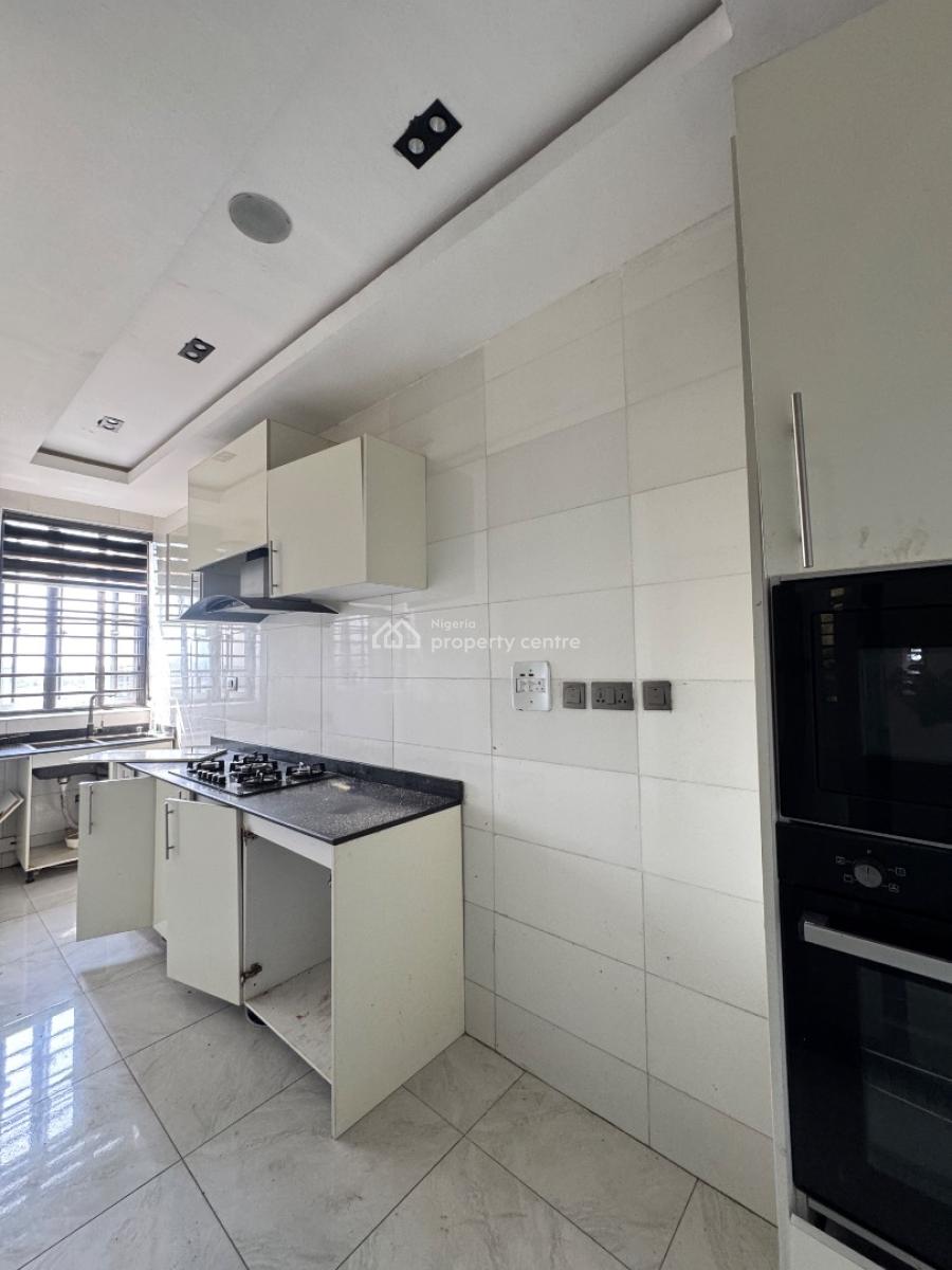 Affordable 2bedroom Apartment Available, Ologolo, Lekki, Lagos, Flat / Apartment for Rent