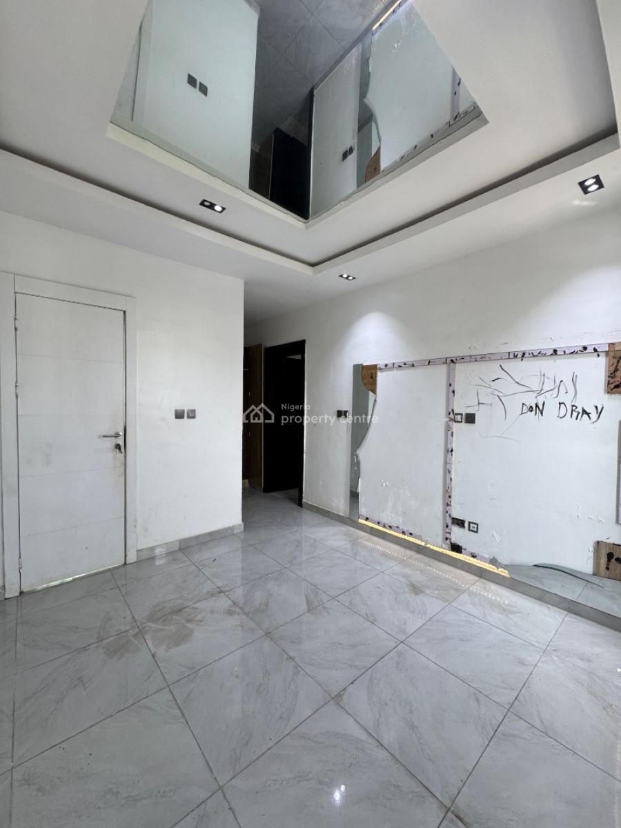 Affordable 2bedroom Apartment Available, Ologolo, Lekki, Lagos, Flat / Apartment for Rent