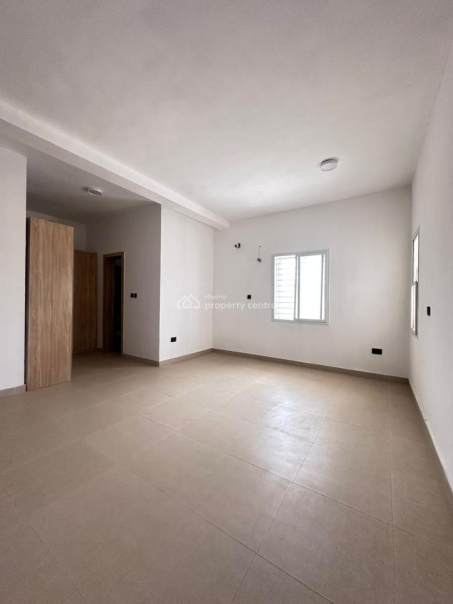 Spacious 3 Bedroom Upper Apartment, Abraham Adesanya, Lekki Phase 2, Lekki, Lagos, Flat / Apartment for Sale