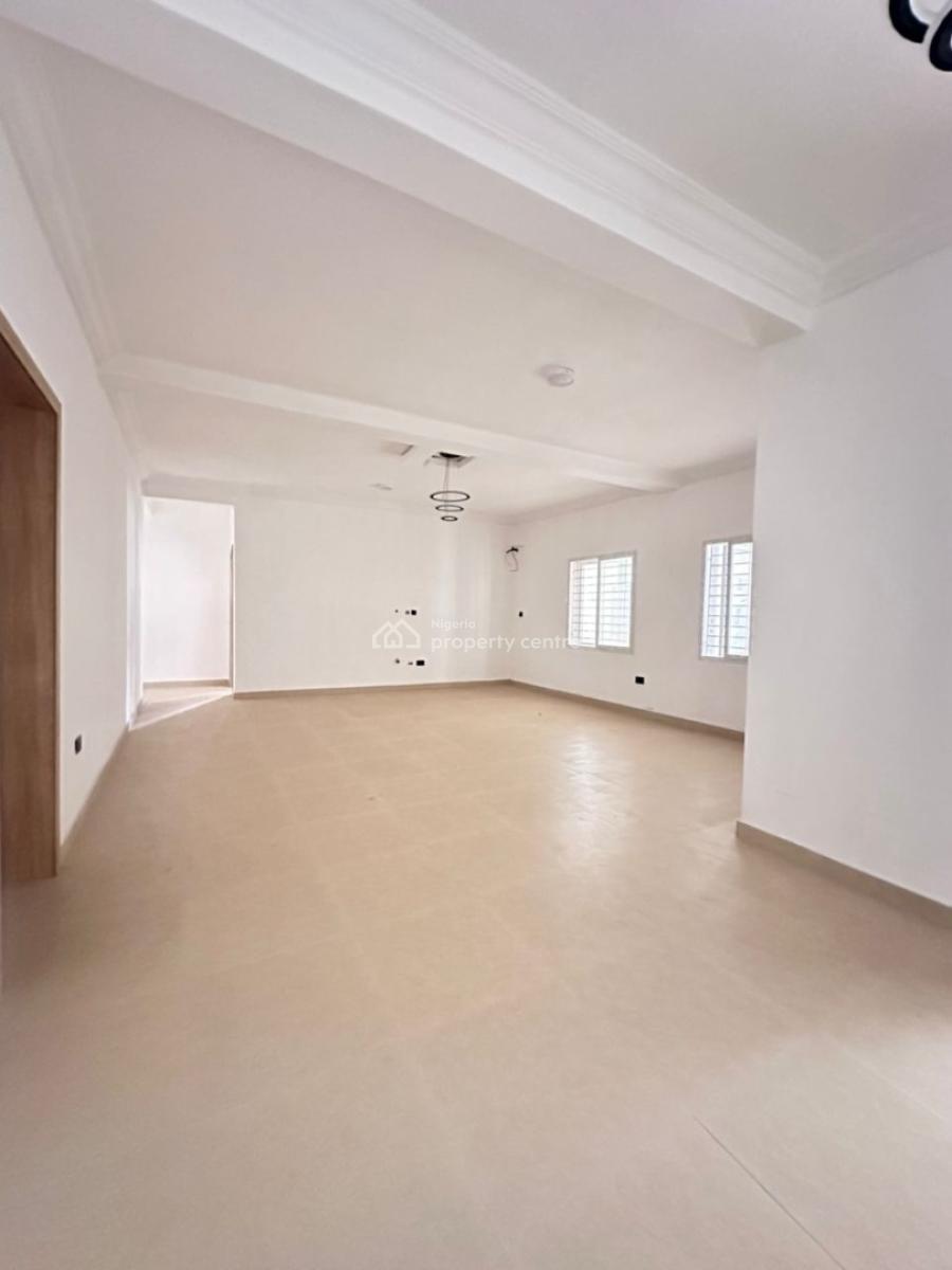 Spacious 3 Bedroom Upper Apartment, Abraham Adesanya, Lekki Phase 2, Lekki, Lagos, Flat / Apartment for Sale