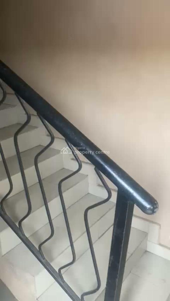 3bed Upstairs Flat Maplewood Estate, Maplewood Estate, Oko-oba, Agege, Lagos, Flat / Apartment for Rent