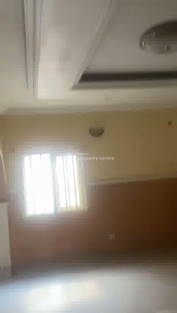 3bed Upstairs Flat Maplewood Estate, Maplewood Estate, Oko-oba, Agege, Lagos, Flat / Apartment for Rent