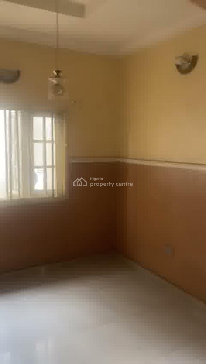 3bed Upstairs Flat Maplewood Estate, Maplewood Estate, Oko-oba, Agege, Lagos, Flat / Apartment for Rent
