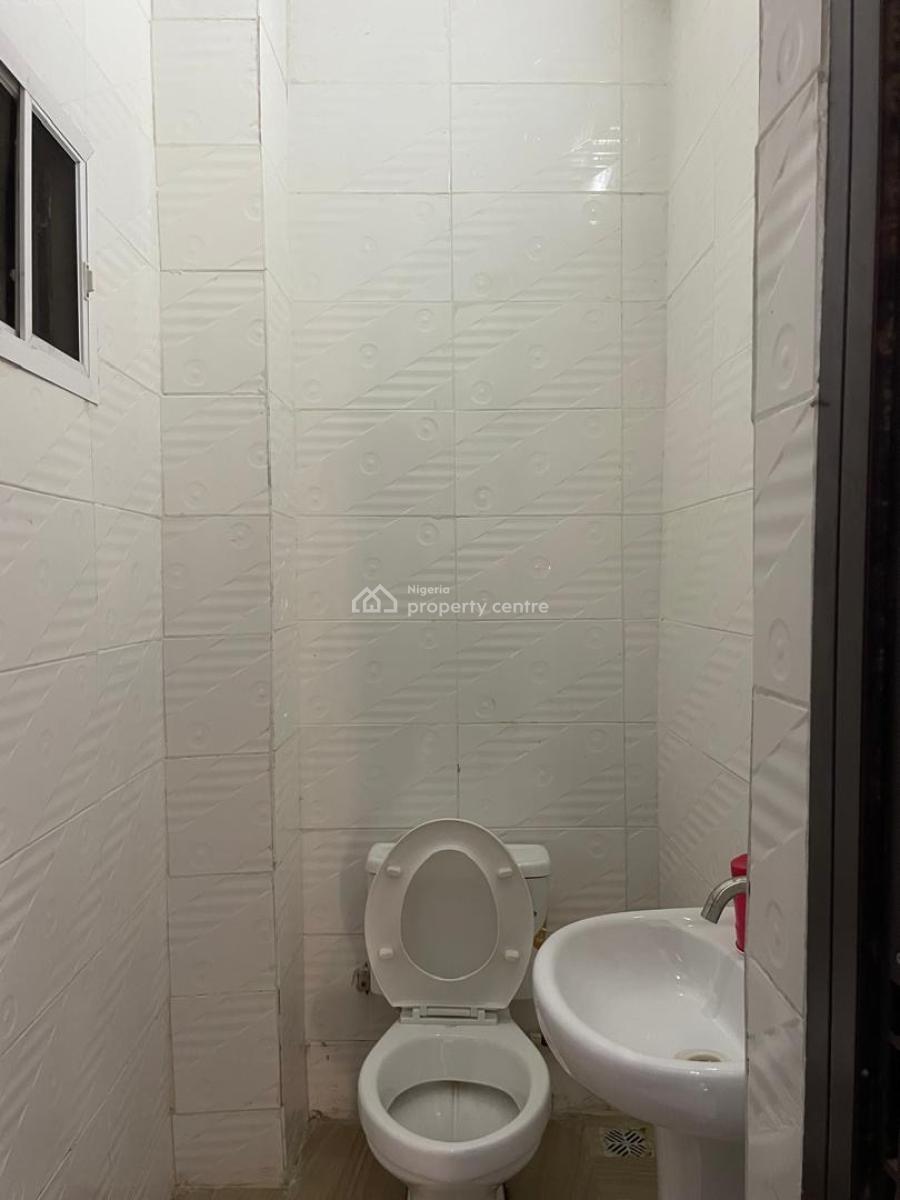 Specious 2 Bedrooms, Chevron Drive, Lekki, Lagos, House for Rent