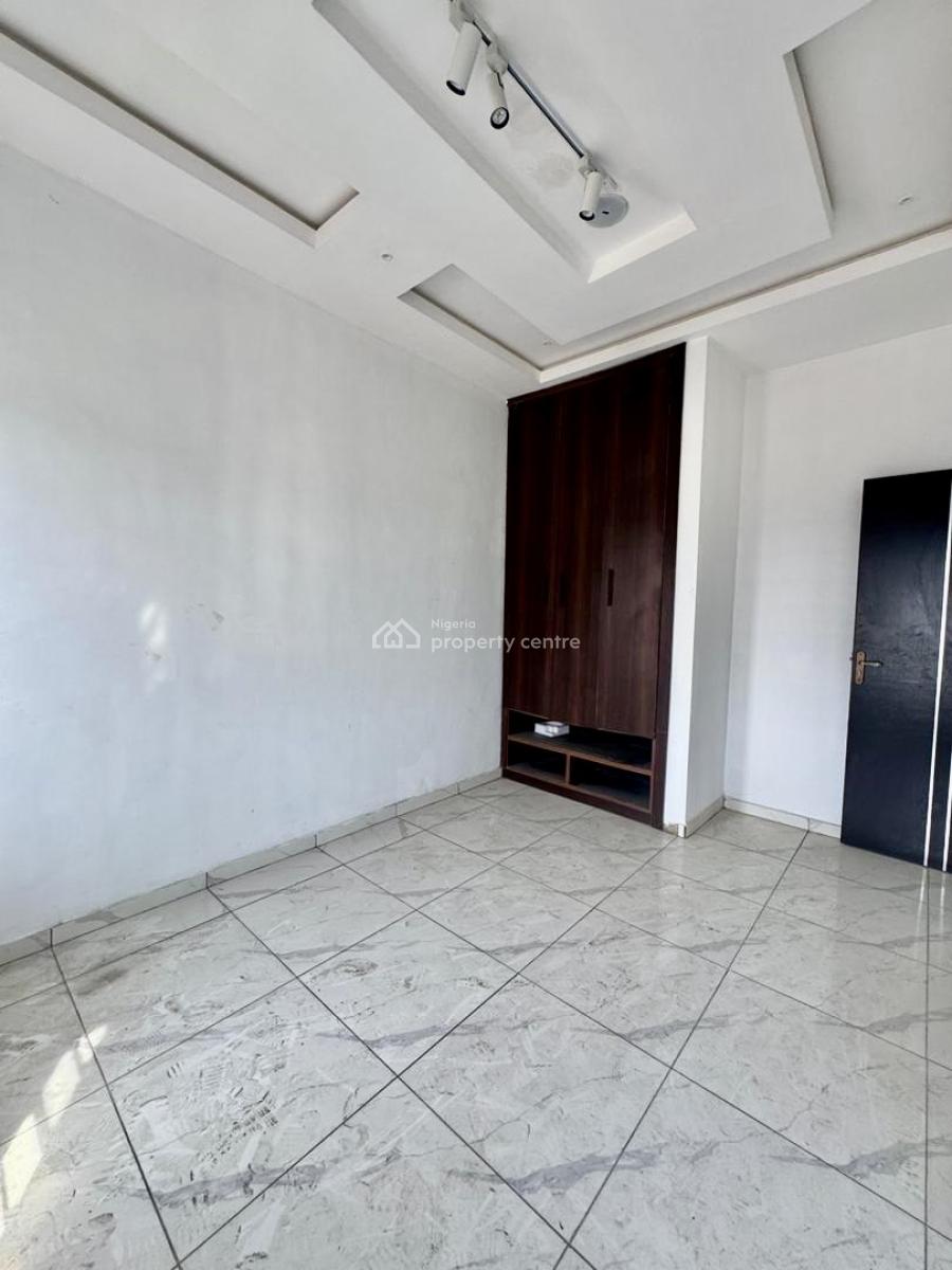 Stunning and Luxurious Designed Upstairs, Ologolo, Lekki, Lagos, Flat / Apartment for Rent