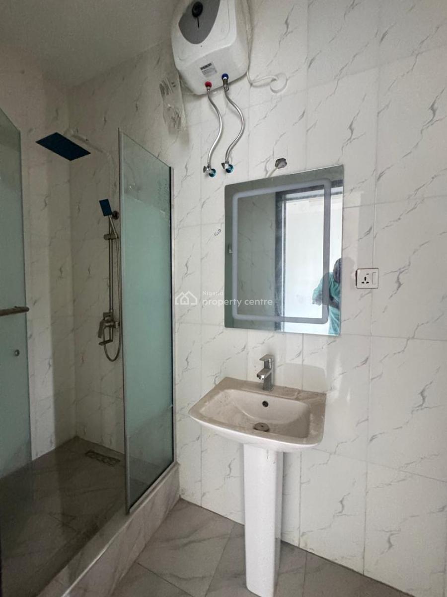 Stunning and Luxurious Designed Upstairs, Ologolo, Lekki, Lagos, Flat / Apartment for Rent