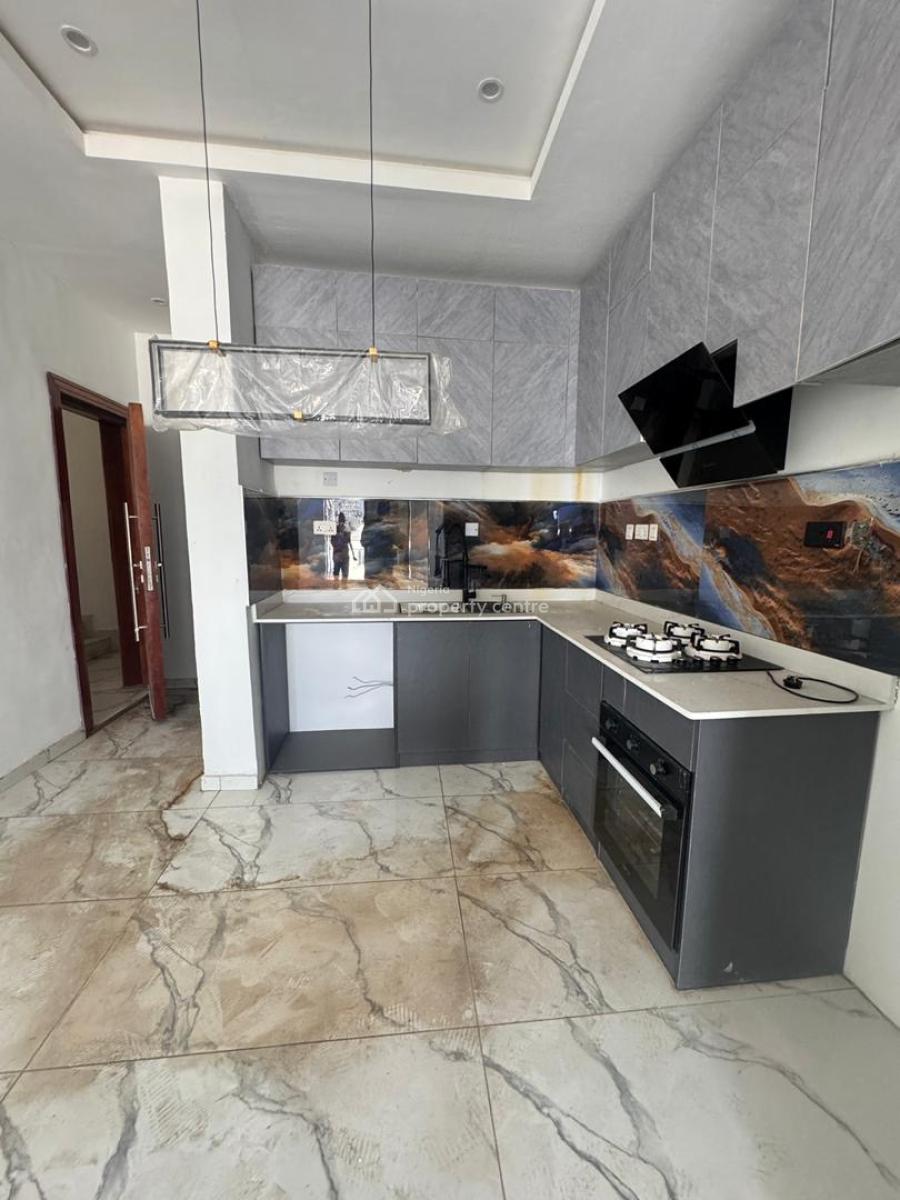 Stunning and Luxurious Designed Upstairs, Ologolo, Lekki, Lagos, Flat / Apartment for Rent