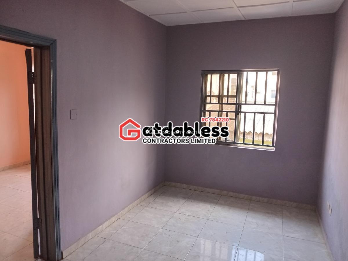 Spacious Two Bedroom Apartment, Jibowu, Yaba, Lagos, Flat / Apartment for Rent