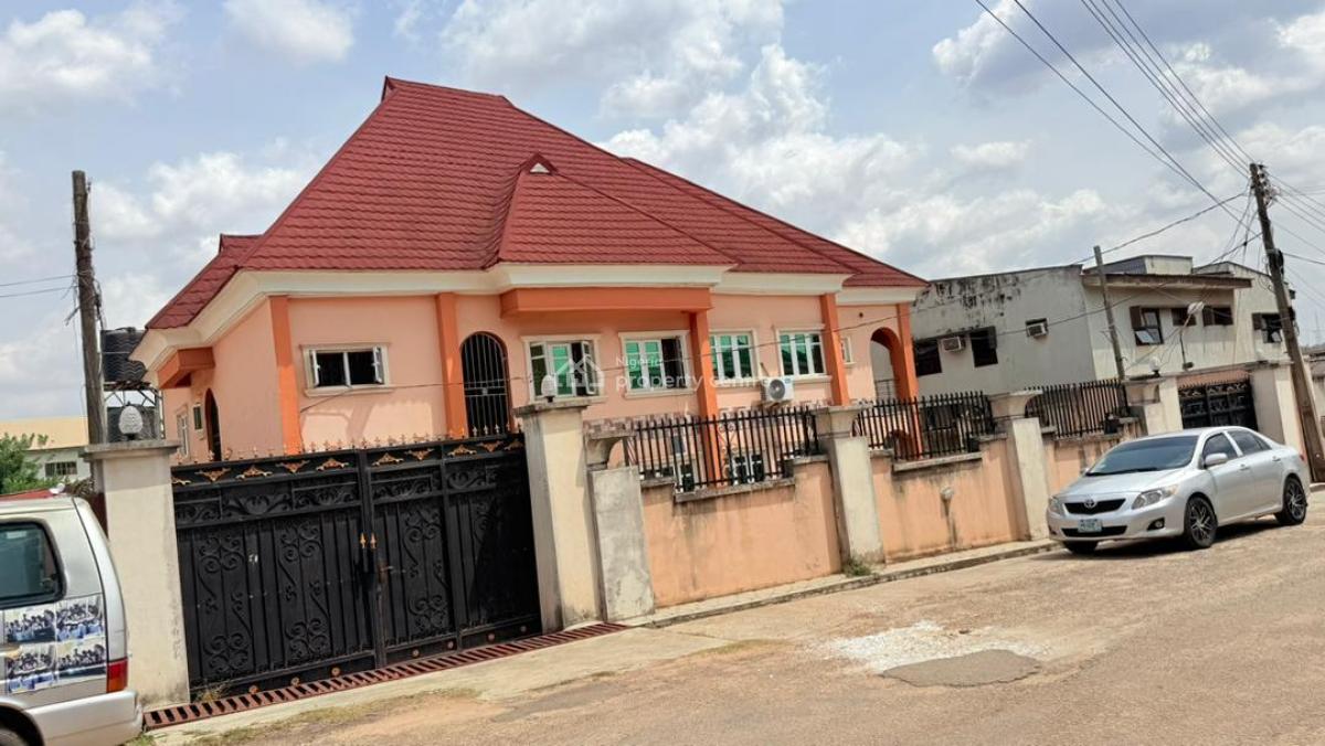 2 Units of 4 Bedroom Duplex, 2 &3 Bedroom Flat on 1104sqm, Ilaro Street, Old Bodija, Ibadan, Oyo, Block of Flats for Sale