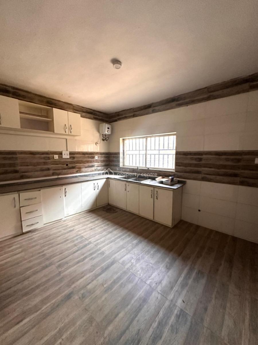 Well Finished 3bedroom Apartment, Gwarinpa Main, Gwarinpa, Abuja, Flat / Apartment for Rent