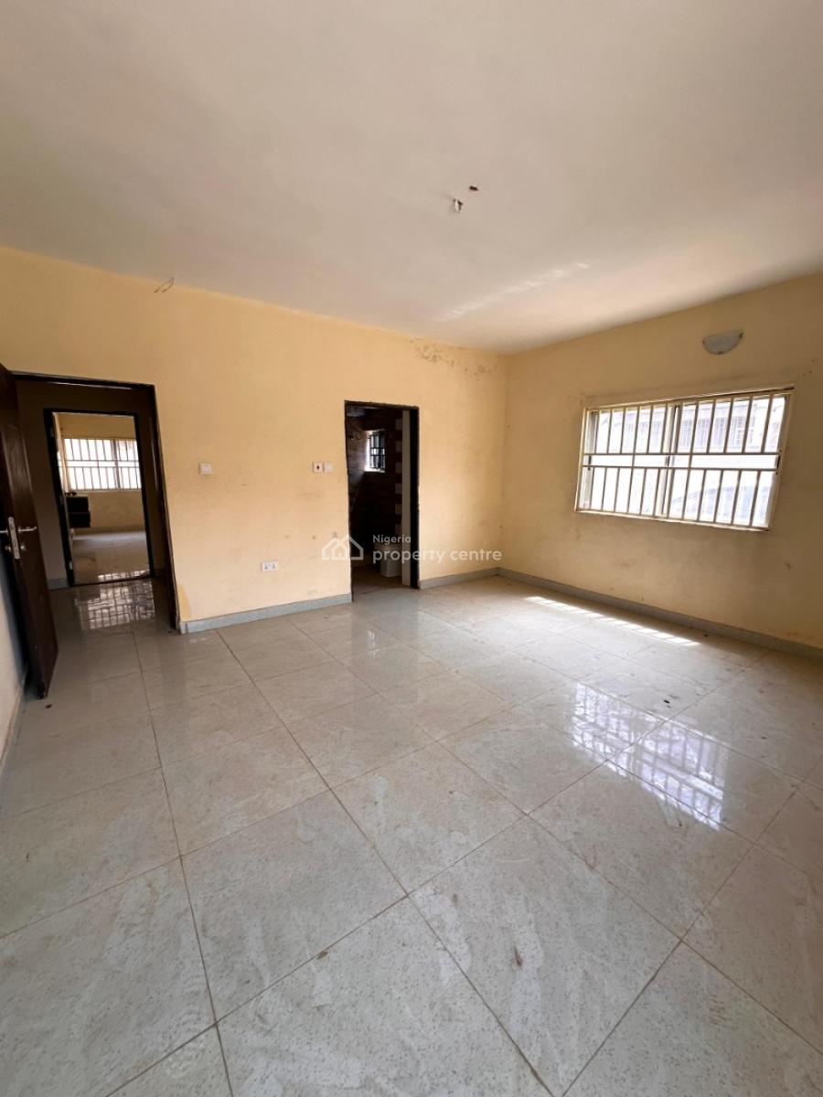 Well Finished 3bedroom Apartment, Gwarinpa Main, Gwarinpa, Abuja, Flat / Apartment for Rent