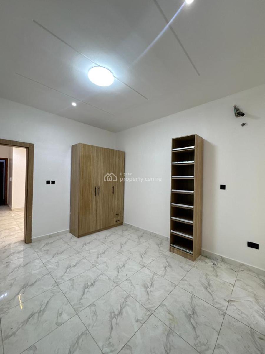 Service  2 Bedroom Apartment with Swimming Pool and Gym, Ologolo, Lekki Phase 1, Lekki, Lagos, Flat / Apartment for Rent