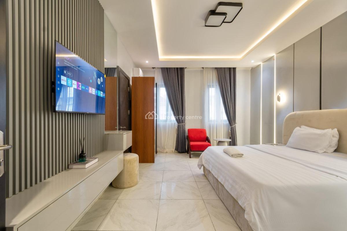 Lush 2bedroom Apartment with Ps5, Freedom Way, Lekki Phase 1, Lekki, Lagos, Flat / Apartment Short Let