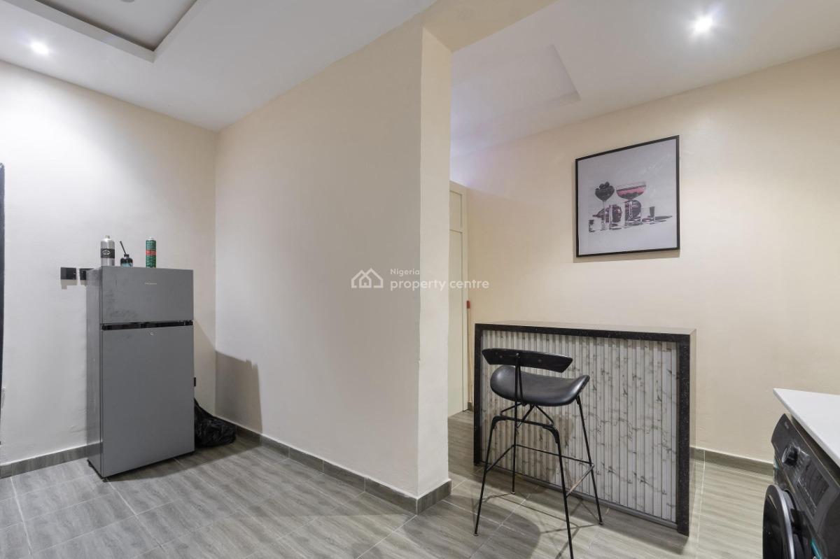 Lush 2bedroom Apartment with Ps5, Freedom Way, Lekki Phase 1, Lekki, Lagos, Flat / Apartment Short Let