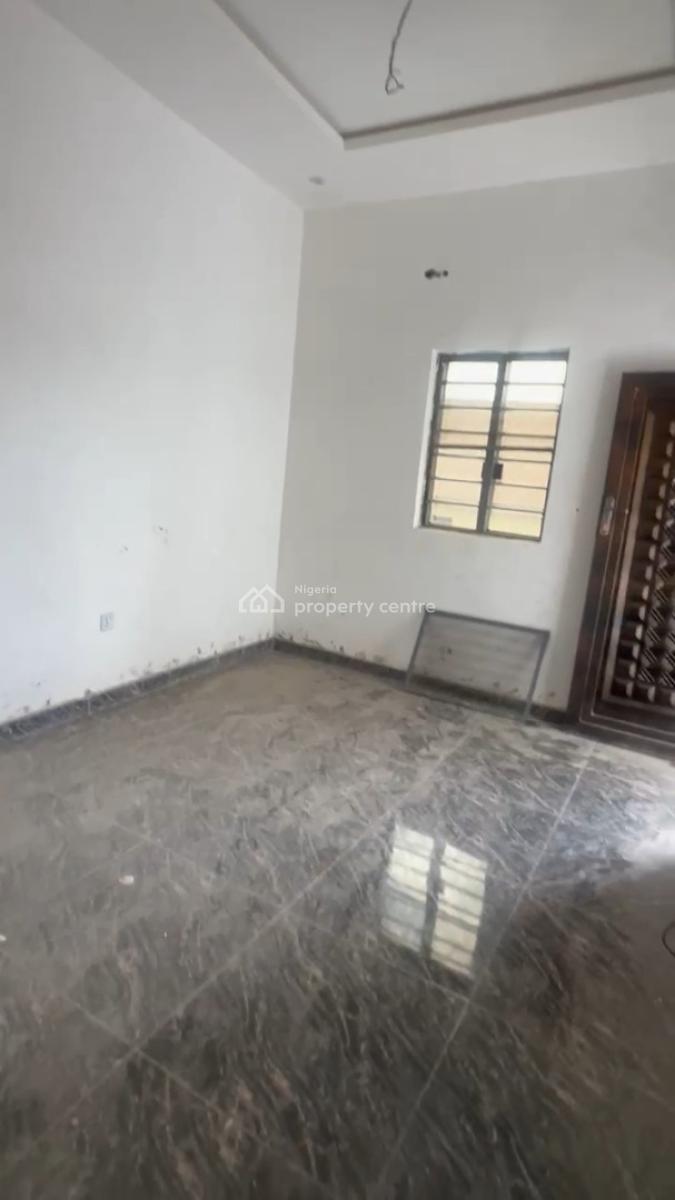 Standard 2 Bedroom, Makoko, Yaba, Lagos, Flat / Apartment for Rent