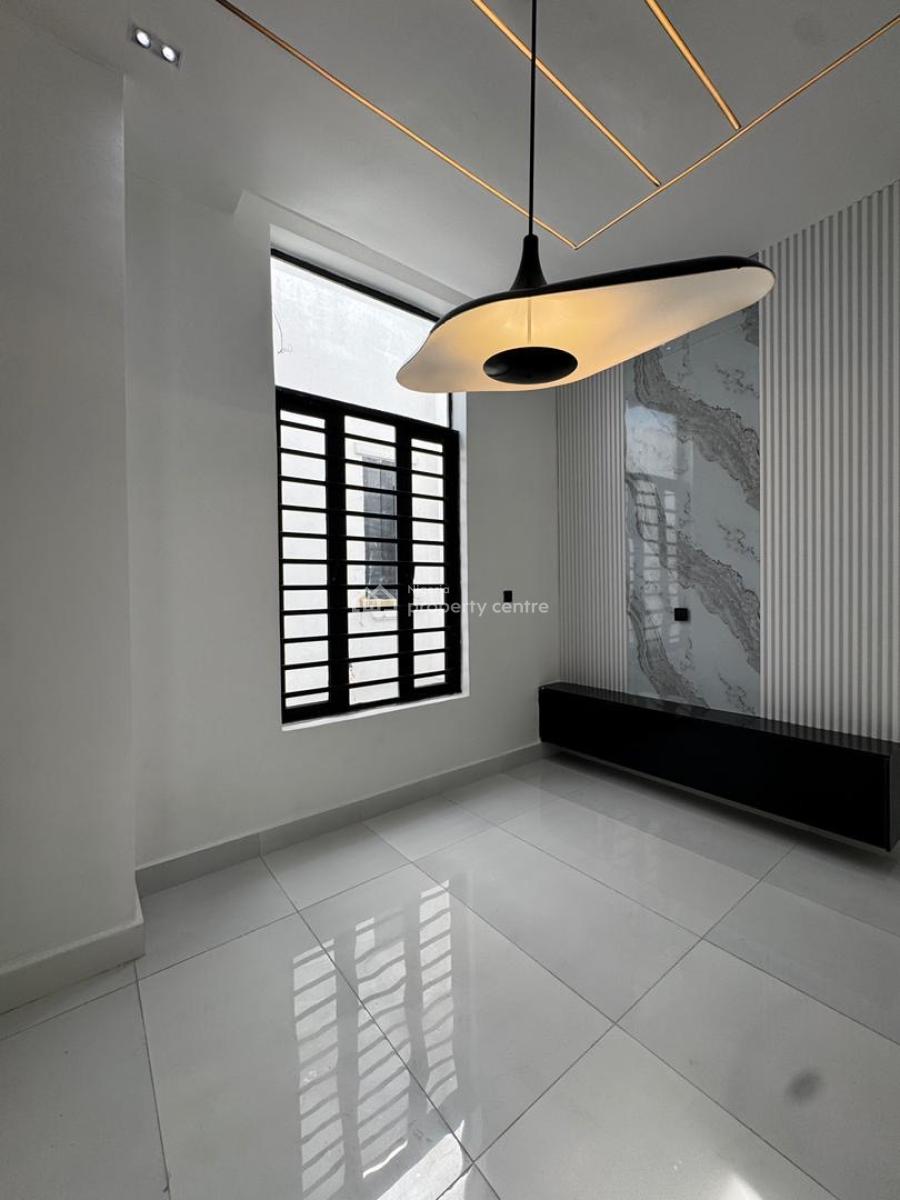 Lovely  5  Bedrooms with a Swimming Pool, Orchid, Lekki, Lagos, Detached Duplex for Sale