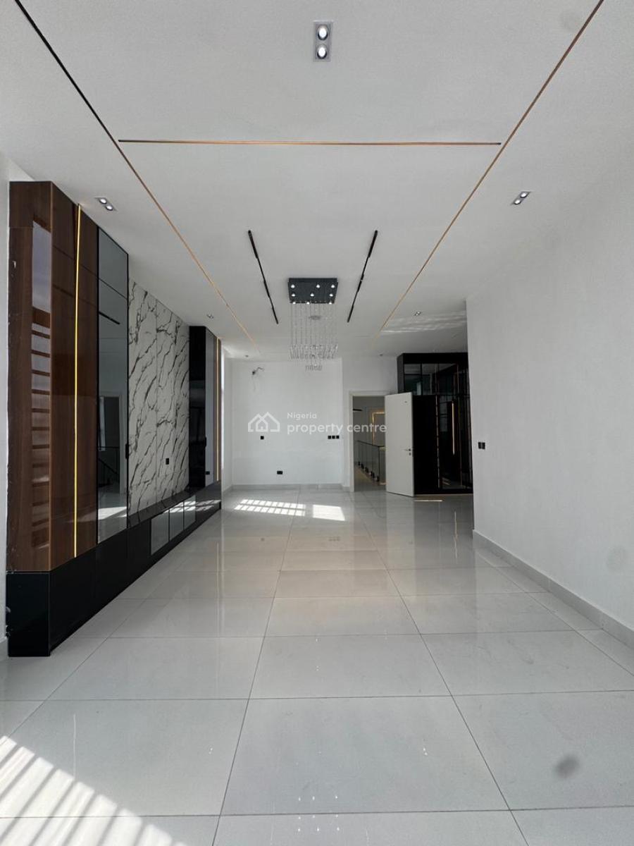 Lovely  5  Bedrooms with a Swimming Pool, Orchid, Lekki, Lagos, Detached Duplex for Sale