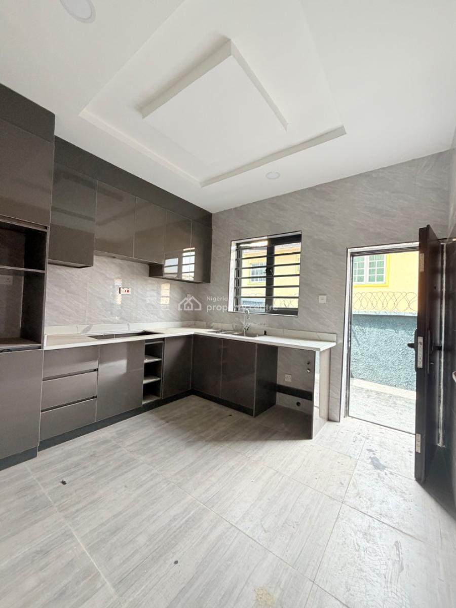 Spaciously Built 3 Bedroom Semi Detached Duplex with a Room Bq, Magodo, Lagos, Semi-detached Duplex for Sale