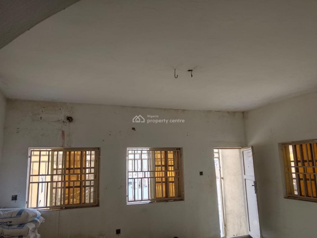 3 Bedroom Spacious Apartment Undergoing Renovation, By Maitama Bridge, Katampe (main), Katampe, Abuja, Flat / Apartment for Rent
