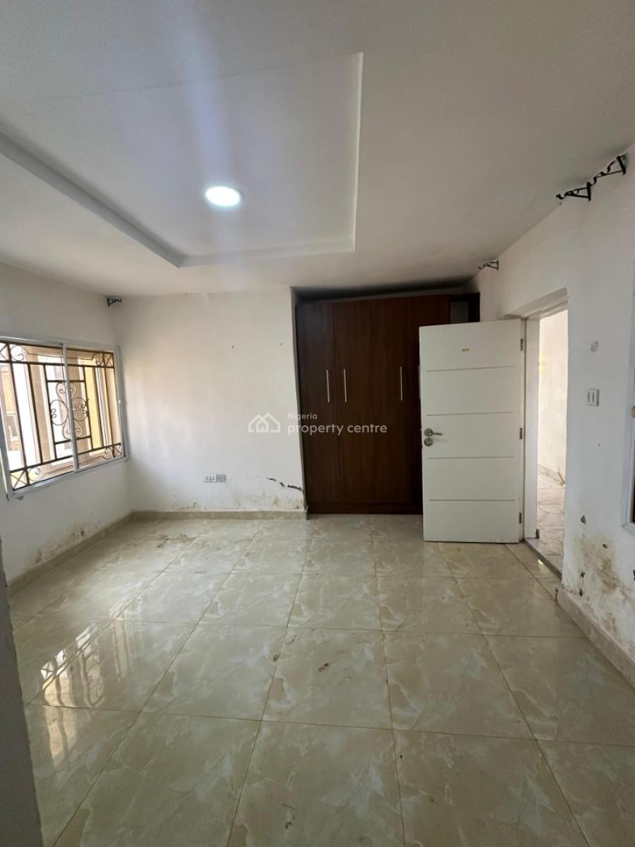 Spacious, Pop Finished 2 Bedroom Flat with Guest Toilet, Guzape District, Abuja, Flat / Apartment for Rent