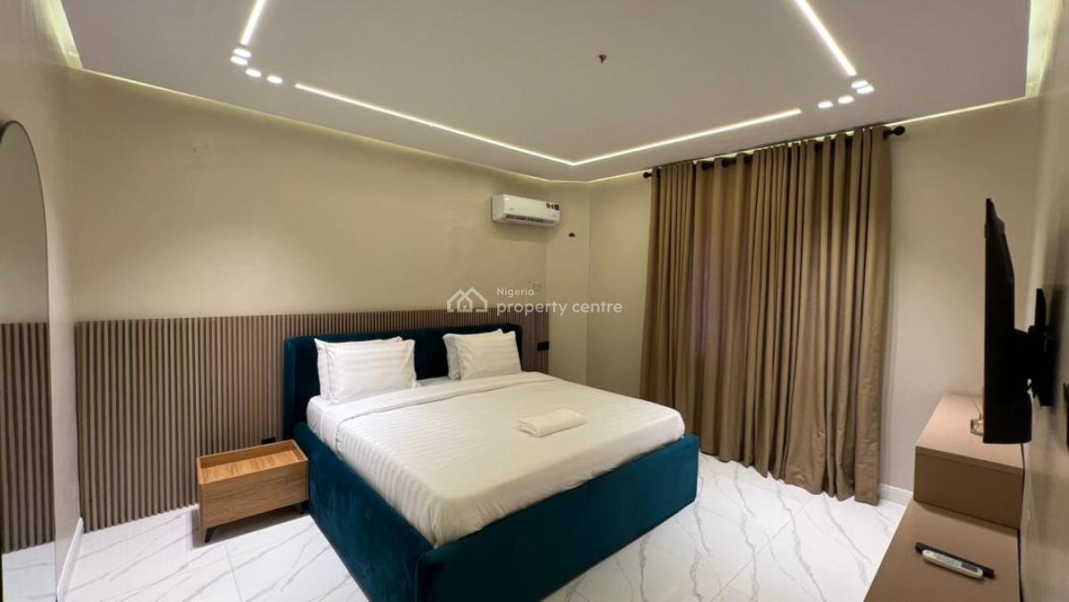 Luxury 3-bedroom Apartment with Housekeeping and Swimming Pool, Amazon,netflix and Ensuite Rooms, Oniru, Victoria Island (vi), Lagos, Flat / Apartment Short Let