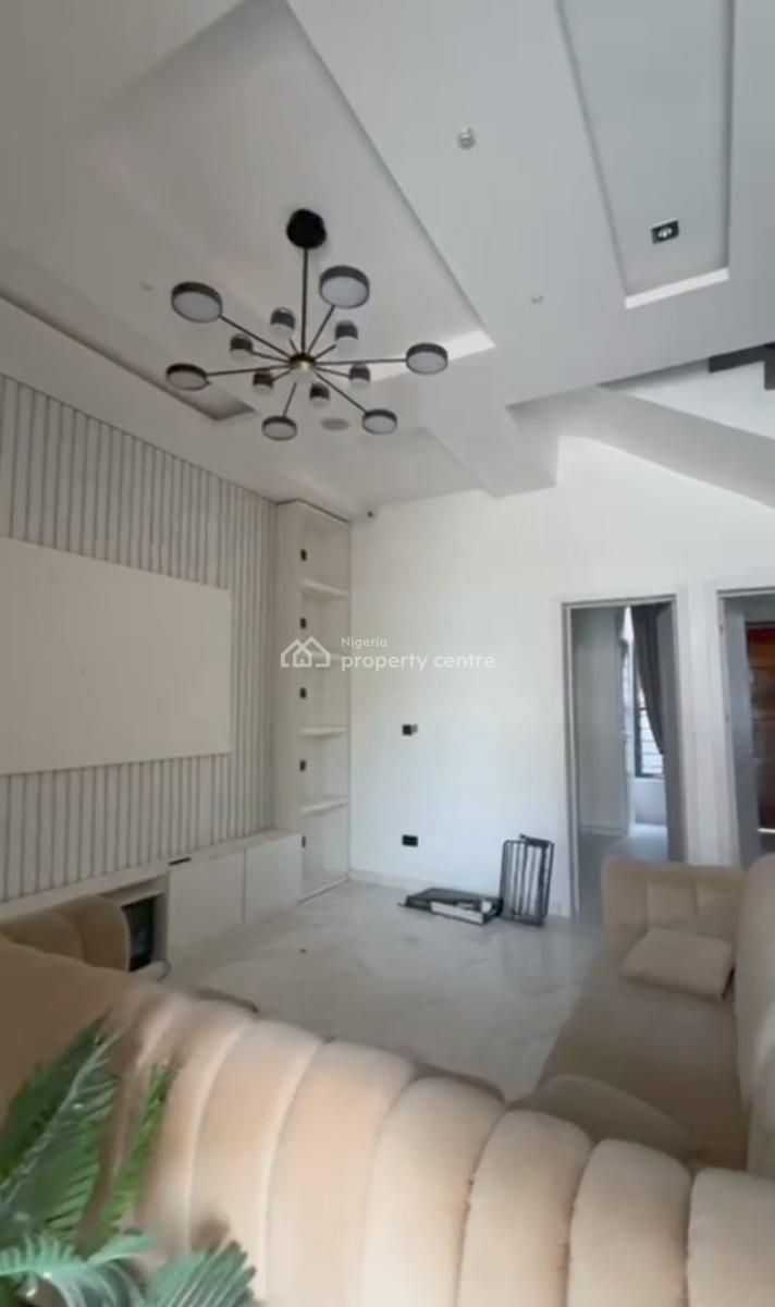 Distress Luxury 4 Bedrooms Terraced Duplex on a Paved Road, Sangotedo, Ajah, Lagos, Terraced Duplex for Sale