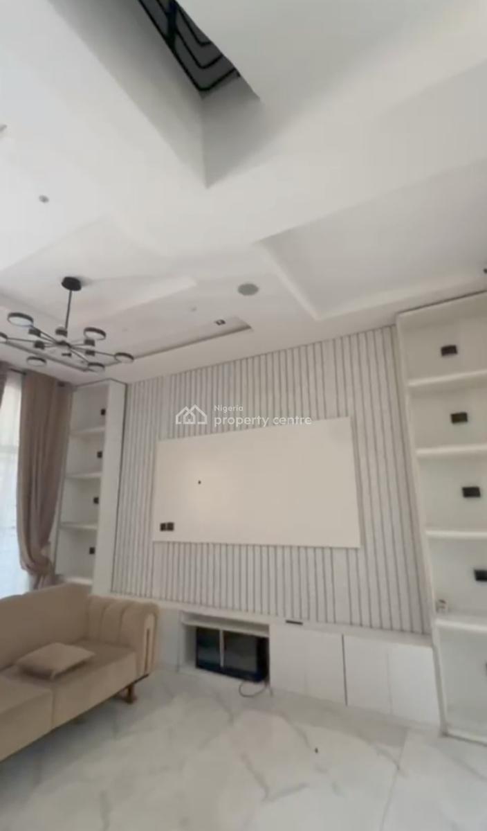 Distress Luxury 4 Bedrooms Terraced Duplex on a Paved Road, Sangotedo, Ajah, Lagos, Terraced Duplex for Sale