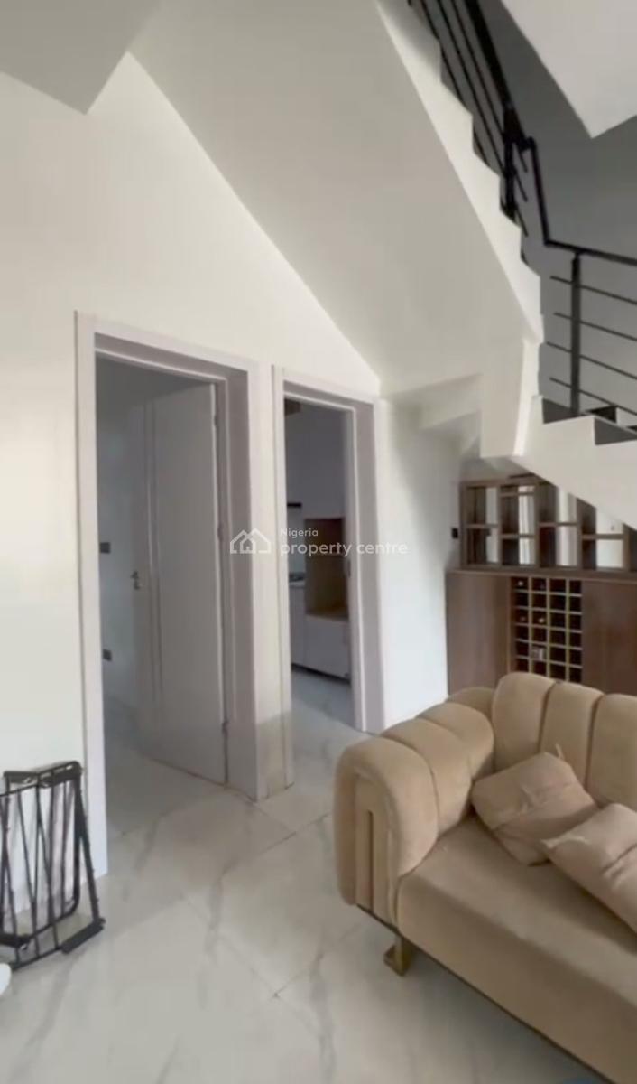 Distress Luxury 4 Bedrooms Terraced Duplex on a Paved Road, Sangotedo, Ajah, Lagos, Terraced Duplex for Sale