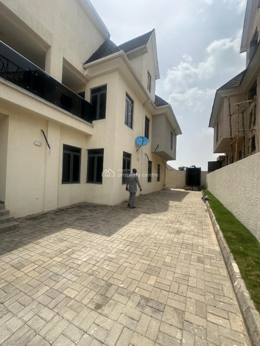 5 Bedroom Detached Duplex & Bq, Guzape District, Abuja, Detached Duplex for Sale