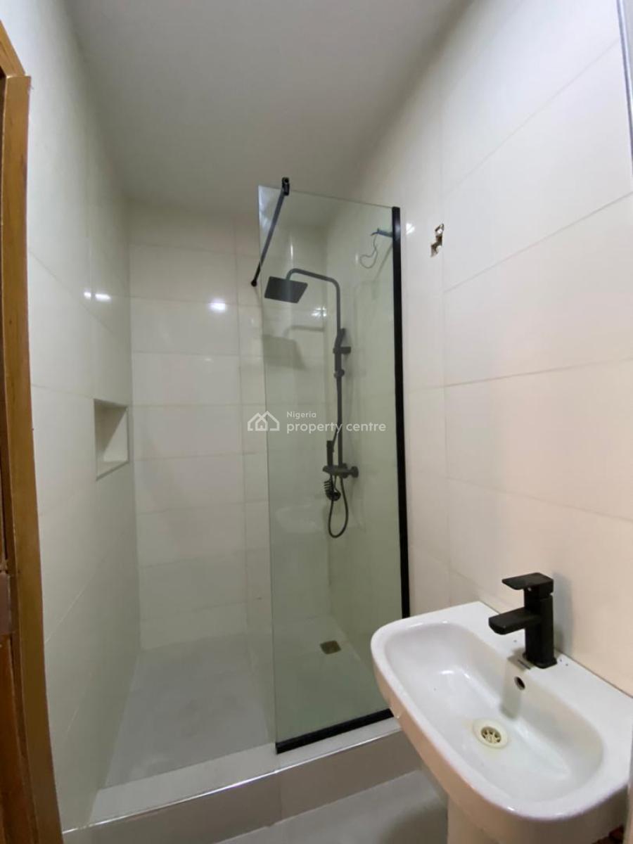 Luxurious 2bedroom Apartment with an Elevator in a Serene Environment, Lekki Phase 1, Lekki, Lagos, Flat / Apartment for Sale