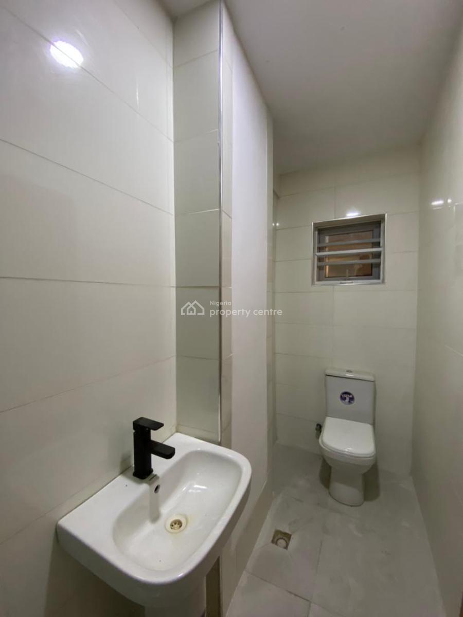 Luxurious 2bedroom Apartment with an Elevator in a Serene Environment, Lekki Phase 1, Lekki, Lagos, Flat / Apartment for Sale