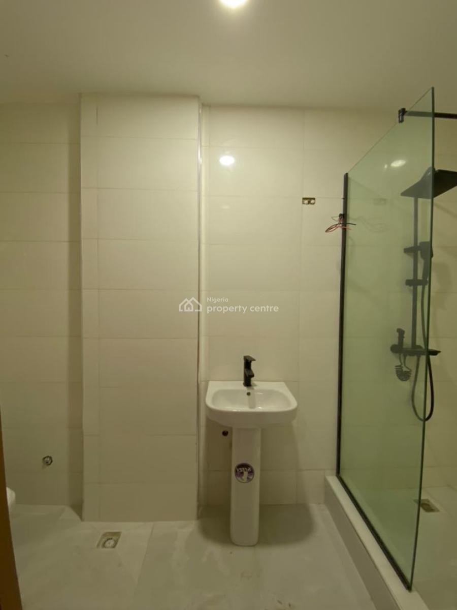 Luxurious 2bedroom Apartment with an Elevator in a Serene Environment, Lekki Phase 1, Lekki, Lagos, Flat / Apartment for Sale